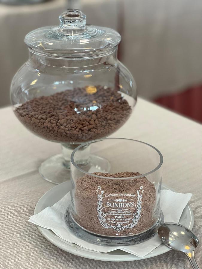 Hotel Ardea Riccione Bagian luar foto