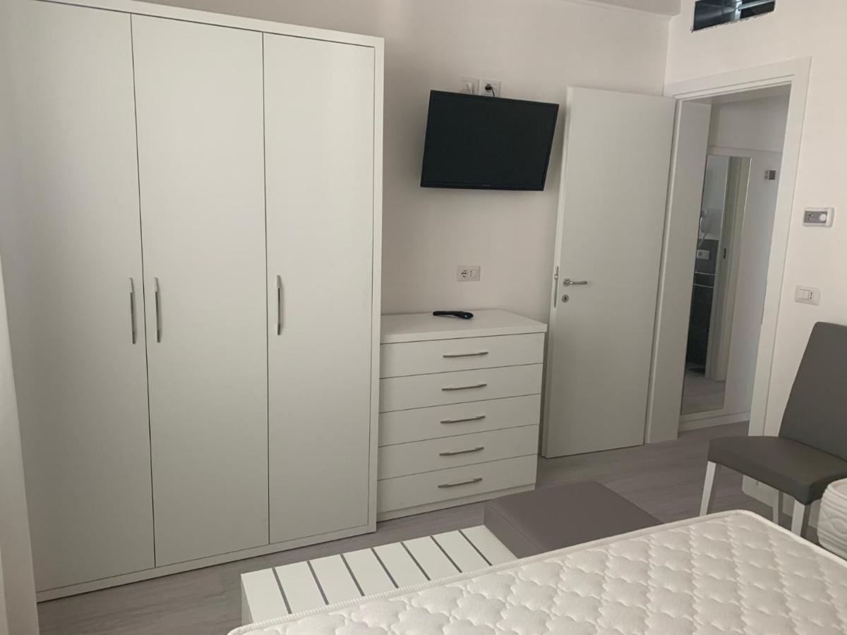 Hotel Ardea Riccione Bagian luar foto