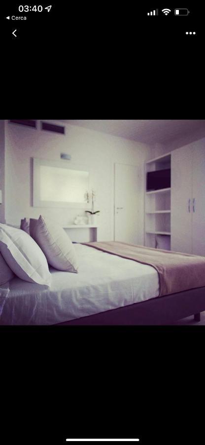 Hotel Ardea Riccione Bagian luar foto