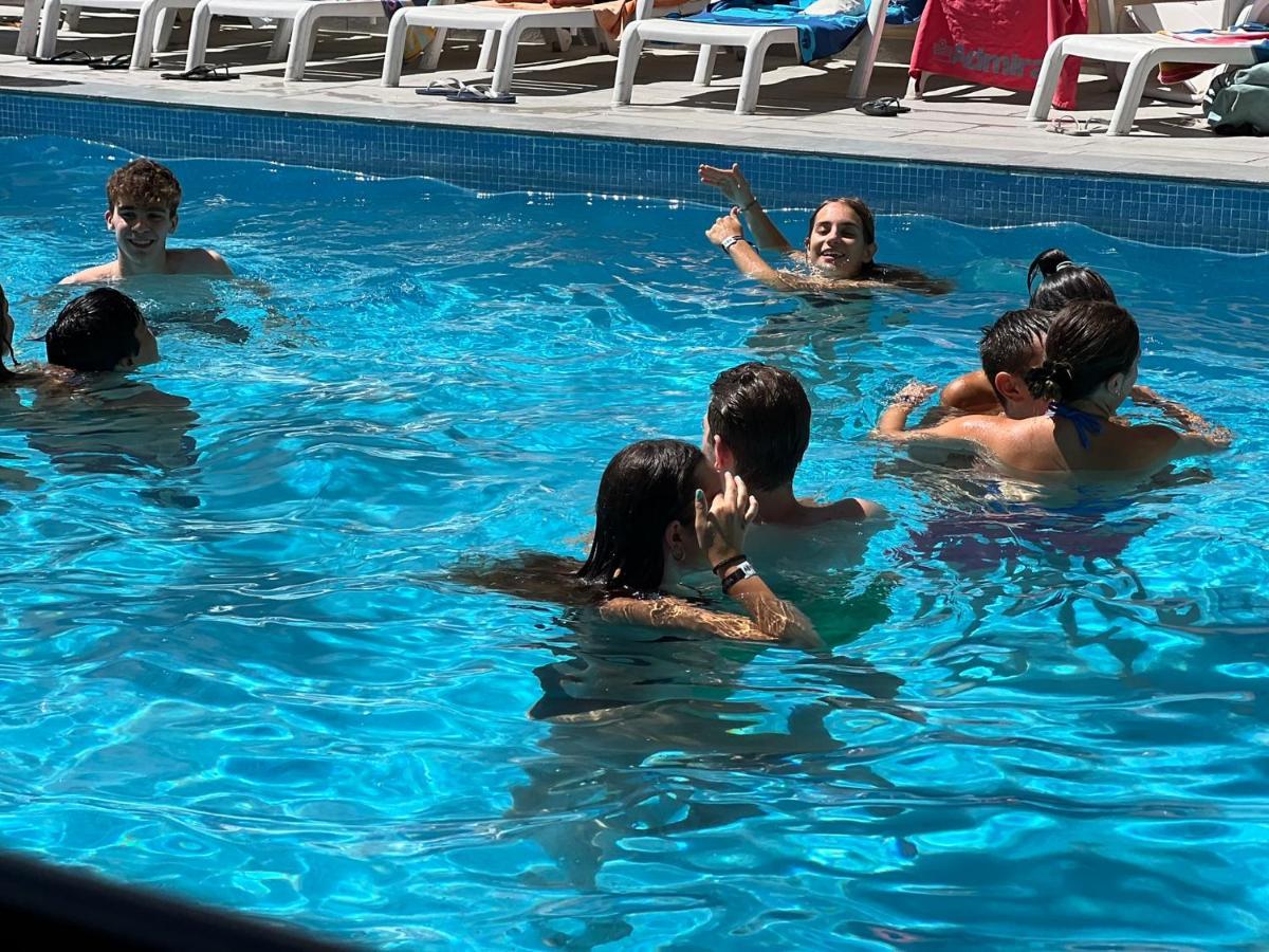 Hotel Ardea Riccione Bagian luar foto
