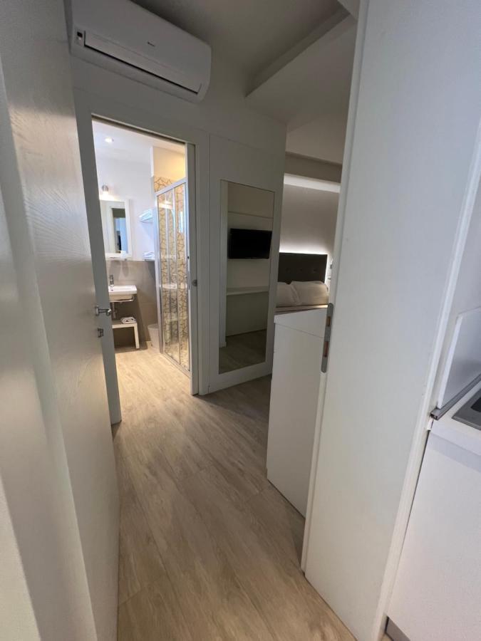Hotel Ardea Riccione Bagian luar foto