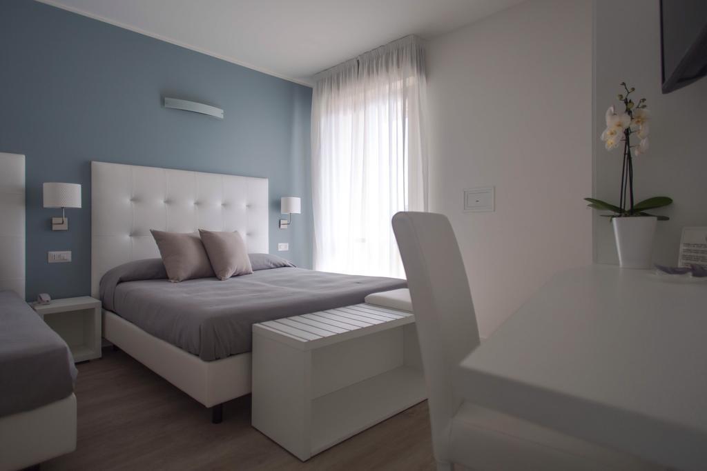 Hotel Ardea Riccione Bagian luar foto