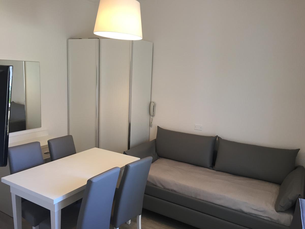 Hotel Ardea Riccione Bagian luar foto