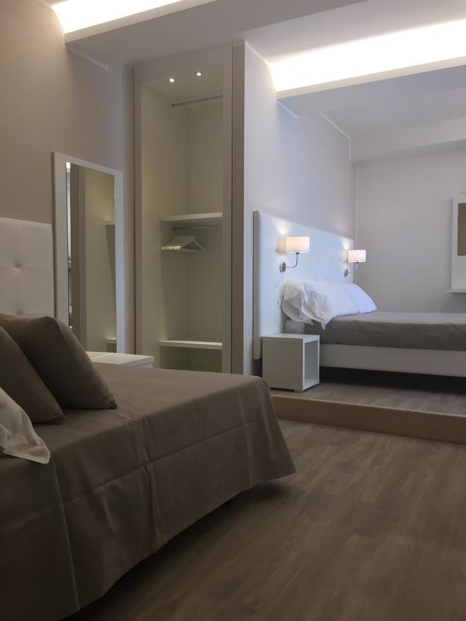 Hotel Ardea Riccione Bagian luar foto