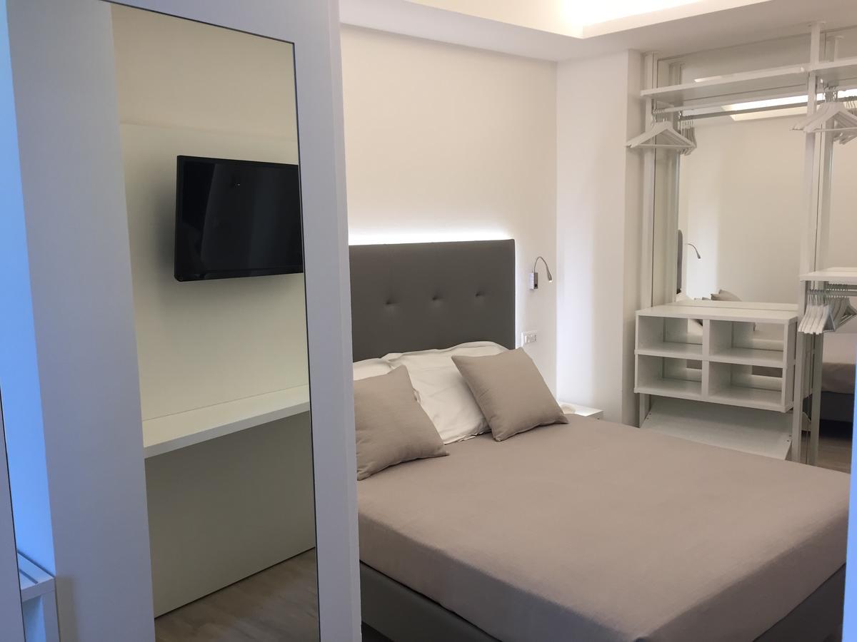 Hotel Ardea Riccione Bagian luar foto